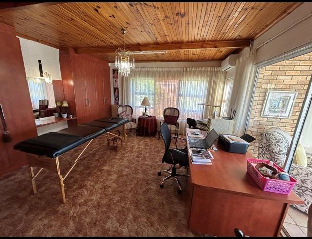 5 BEDROOM HOUSE FOR SALE IN WAVECREST